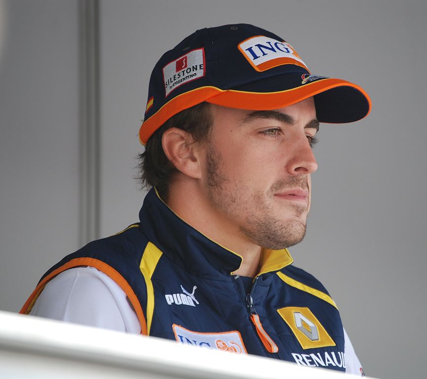 Alonso no descarta del todo seguir al volante de un bólido de Ferrari