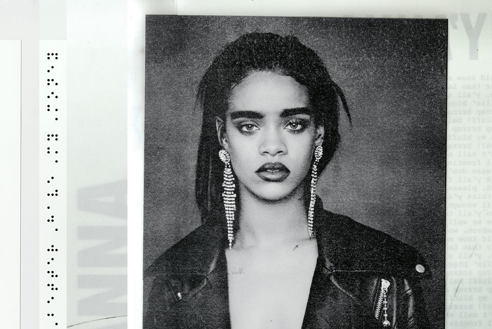 Rihanna en la portada del sencillo BBHMM