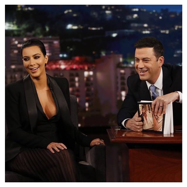 Kim Kardashian en el programa de Jimmy Kimmel