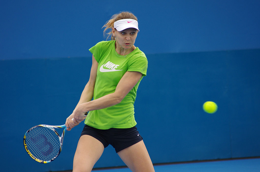 Lucie Safarova se deshizo de Muguruza en dos sets.