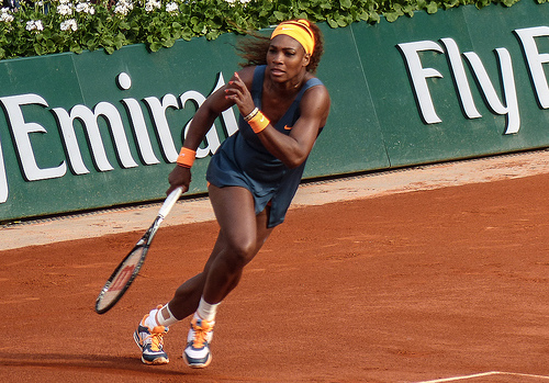 Serena Williams hizo gala de su poderoso brazo.