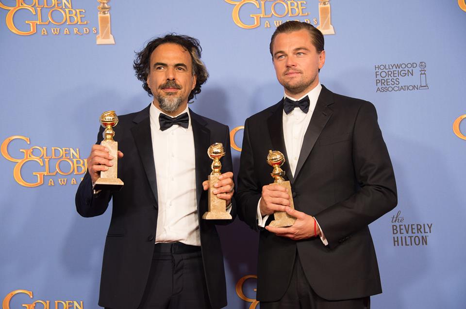 González Iñárritu y Dicaprio sostienen sus galardones