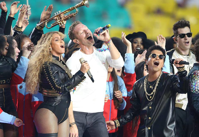 Beyoncé, Chris Martin y Brunos Mars en el Super Bowl