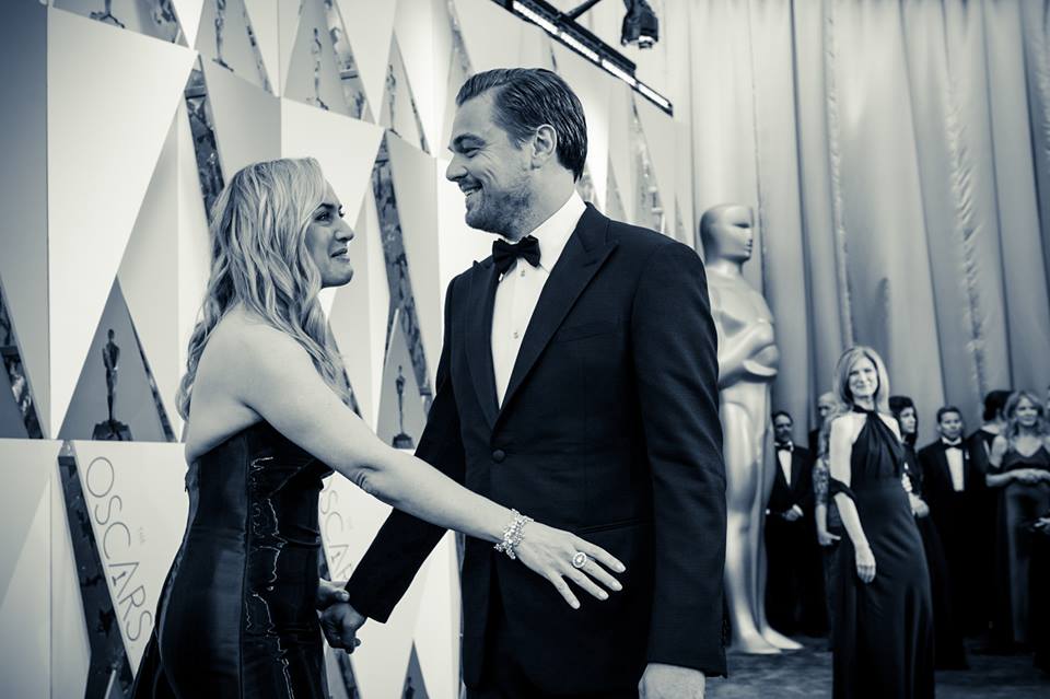 Kete Winslet fue muy efusiva con Leonardo Dicaprio en los Oscars