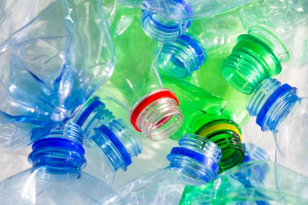PET: ¡Un plástico tan contaminante como reciclable! | Cápsula Informativa