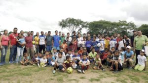 Yammine - Donación deportiva a Hermanos Laverde en Cúa