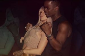 Shakira aparece en nuevo video musical