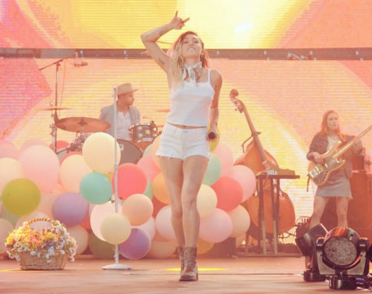 Malibu, nuevo exito de la estrella Miley Cyrus