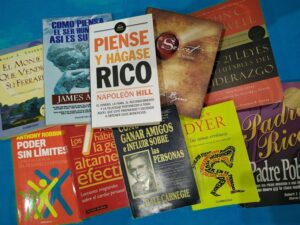 Javier Francisco Ceballos Jiménez - Lectura de crecimiento personal ¡Aprendiendo a ver la vida de manera diferente! - FOTO
