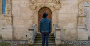 por-que-los-jovenes-no-van-a-la-iglesia.jpg