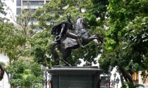 Inauguran estatua ecuestre de Simón Bolívar en Moscú