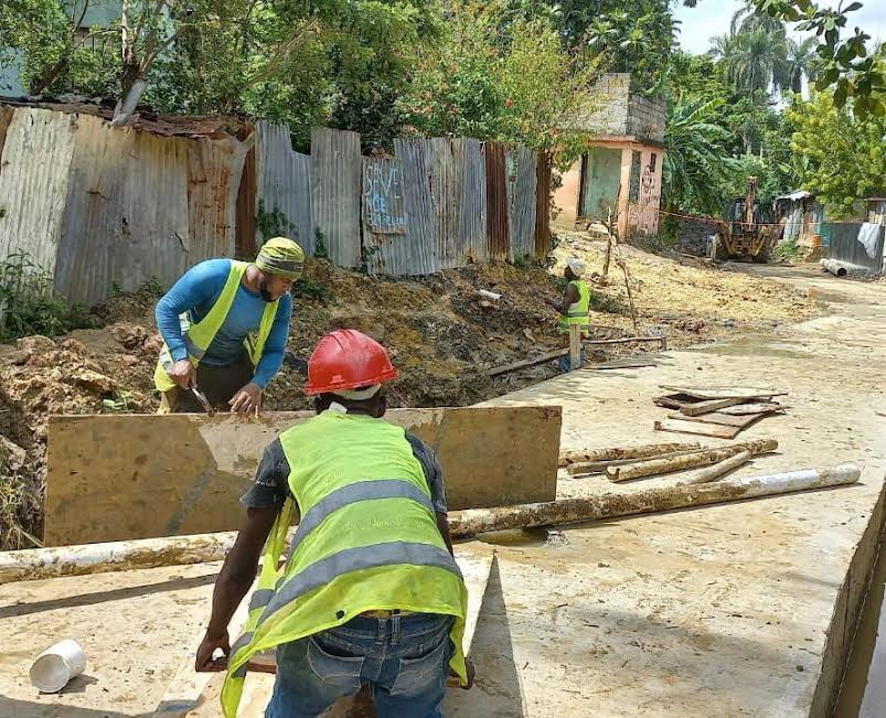 Director-CAASD-dice-comunitarios-de-SDN-recibiran-mas-agua.jpg