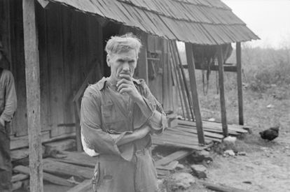 El agricultor arrendatario Sam Nichols retratado por Ben Shahn en Arkansas en 1935. 