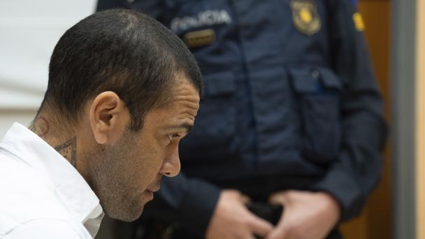 dani-alves-condenado-por-violar-a-una-joven-en-barcelona-focus-min0.13-0.07-608-342.jpg