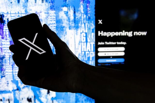 El Sumario - Adios a Twitter.com, la red de Elon Musk migra al dominio X.com Twitter / X