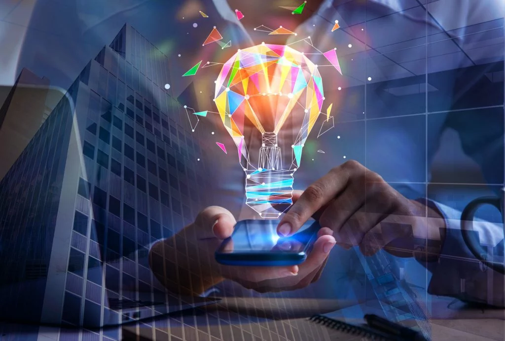 Innovación y Emprendimiento: Impulsando el Éxito Empresarial en la Era Actual