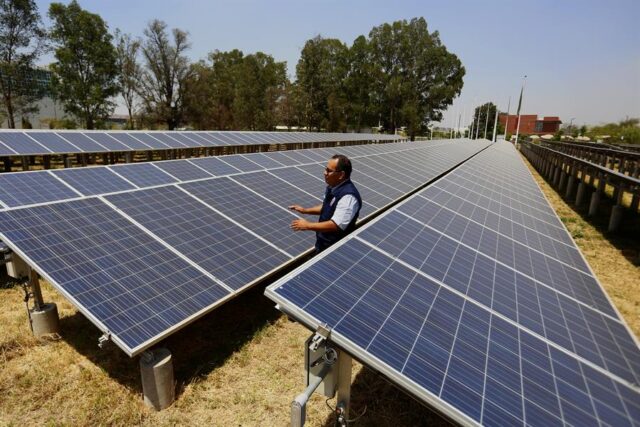 El Sumario - América Latina prevé crecimiento en energía solar para 2025 paneles solares