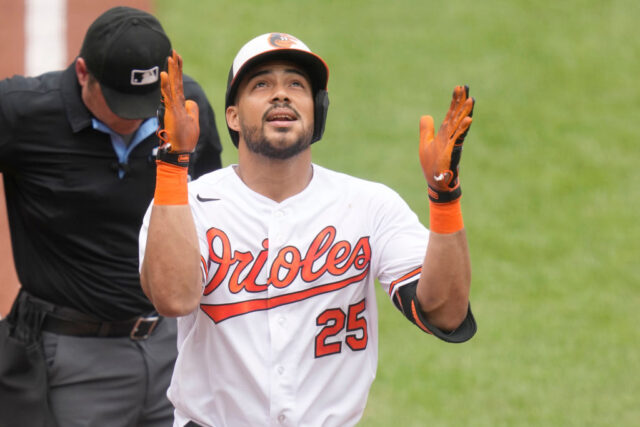 El Sumario - Anthony Santander se suma a selecta lista jonronera de venezolanos Anthony Santander