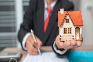 Luis Bautista Garrido Palacios - Bienes raíces; En qué consiste y cómo funciona este negocio - FOTO