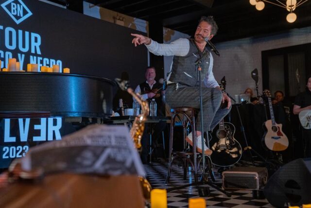 El Sumario - Ricardo Arjona de pistas de su nuevo proyecto Ricardo Arjona