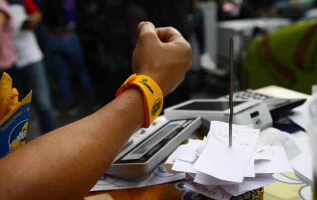 El Sumario - Brazaletes integrales Bancamiga facilitarán experiencia de fanáticos de la LVBP Brazalete Leones - Bancamiga -