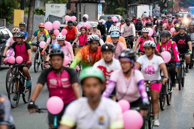 El Sumario - Venezolanas recorrieron Caracas para concientizar sobre el cáncer de mama Ruta de la Lola - Seno Salud