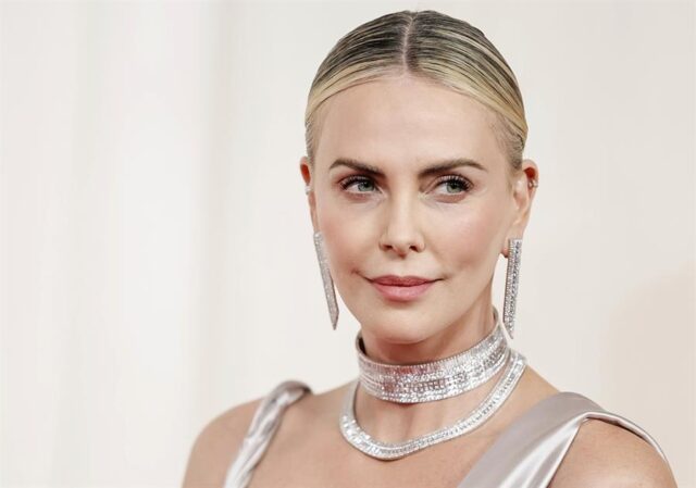 El Sumario - Charlize Theron participará en película de Christopher Nolan Charlize Theron
