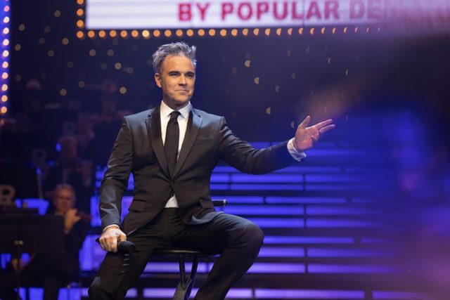 El Sumario - Robbie Williams abraza su vulnerabilidad en 'Better Man' Robbie Williams