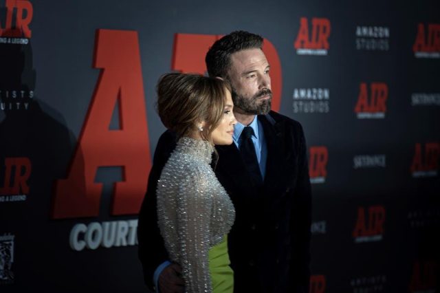 El Sumario -Jennifer López y Ben Affleck están oficialmente divorciados Jennifer López y Ben Affleck
