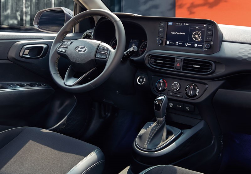 interior-hatchback-Hyundai-referencial