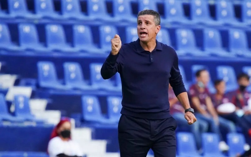 FVF despidió a Ricardo Valiño y a su cuerpo técnico