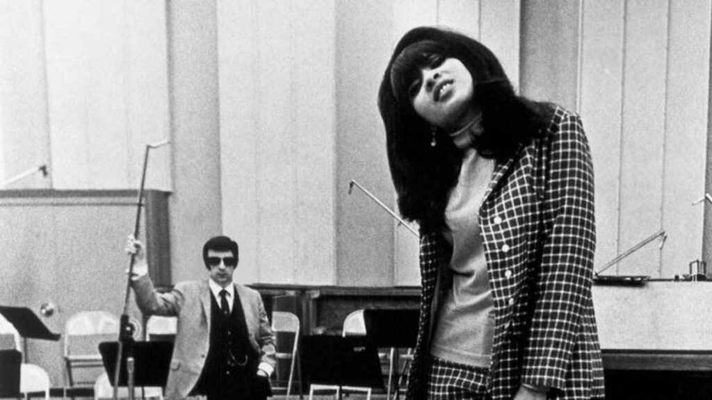 Barry Jenkins dirigirá la película biográfica de Ronnie Spector