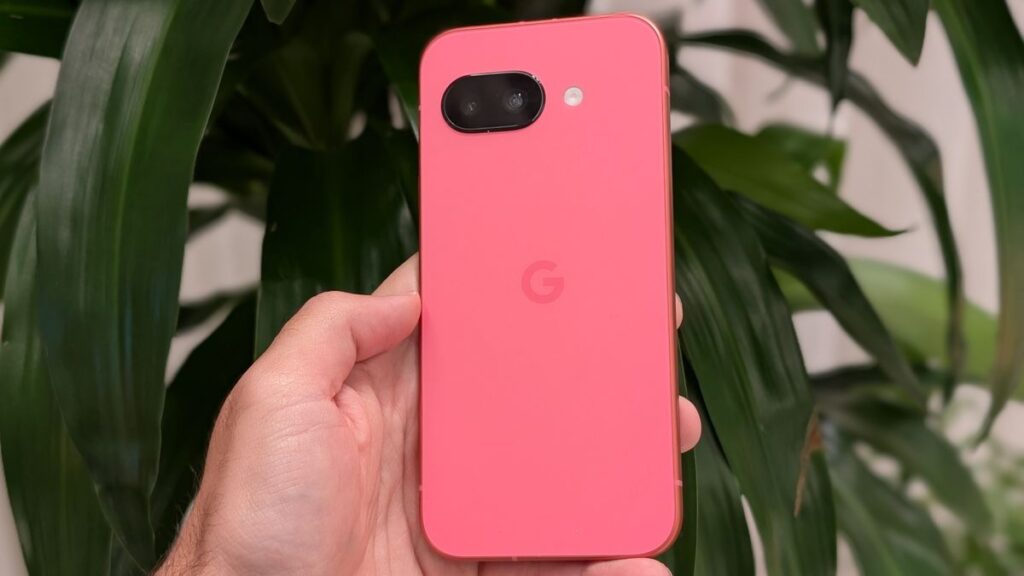 Google lanza teléfono que busca ser un «excelente primer teléfono» para niños