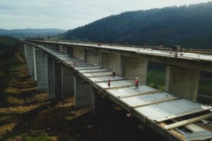 PILPERCA - Técnicas y Materiales Clave en la Construcción de Viaductos Modernos - FOTO