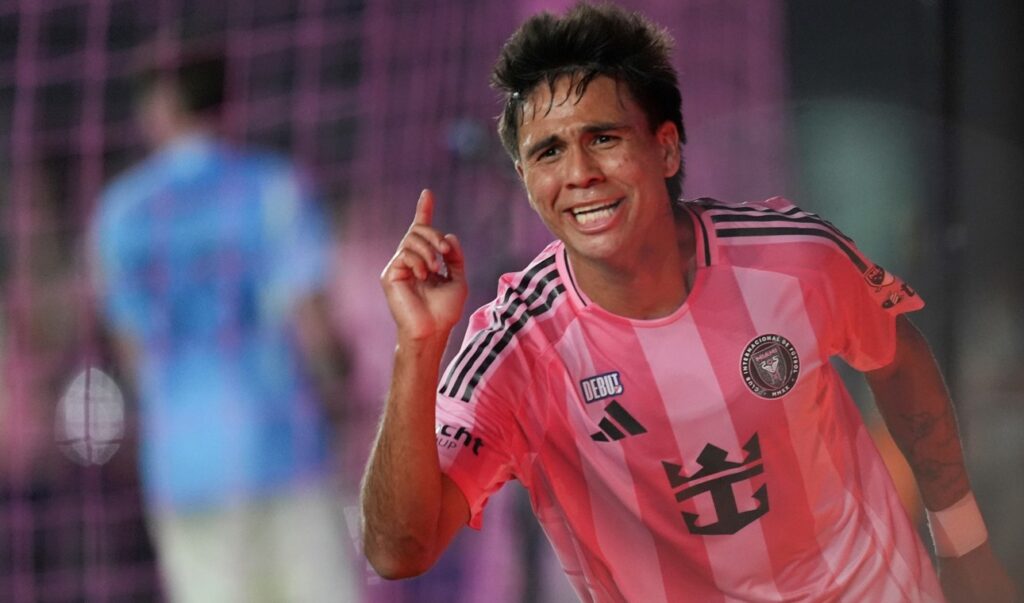Telasco Segovia marcó doblete en triunfo del Inter sobre el Dynamo