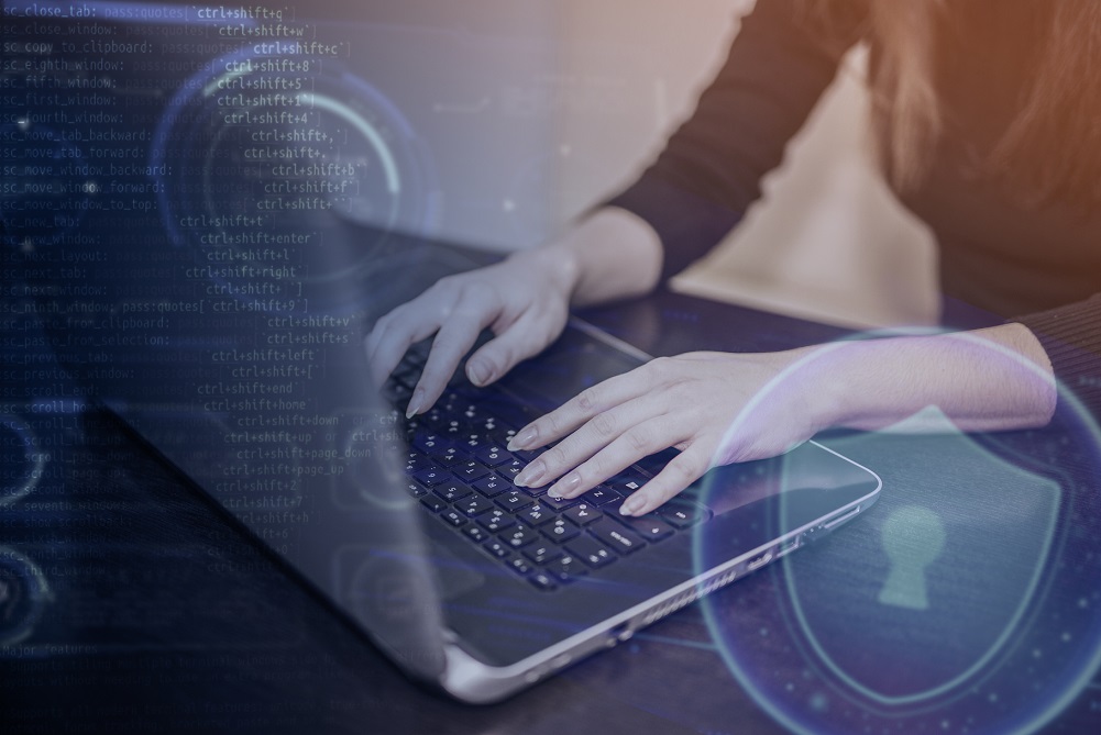 Un falso sitio de CapCut ofrece crear videos con IA y descarga software malicioso
