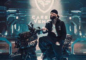 Farruko lanza su propia línea de motocicletas en Puerto Rico