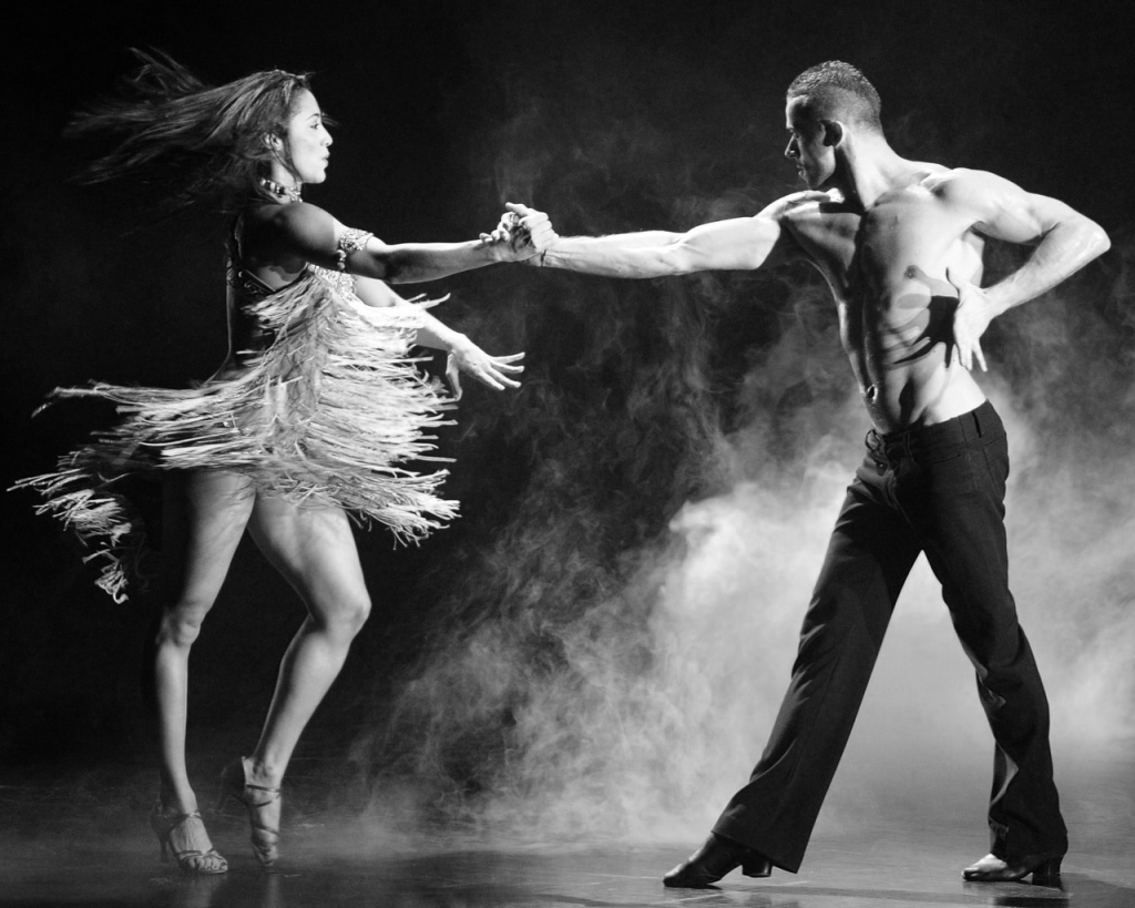 La Salsa y el Baile: Un Lenguaje Corporal de Conexión y Pasión por Wilson Alexander Pabon Barreto