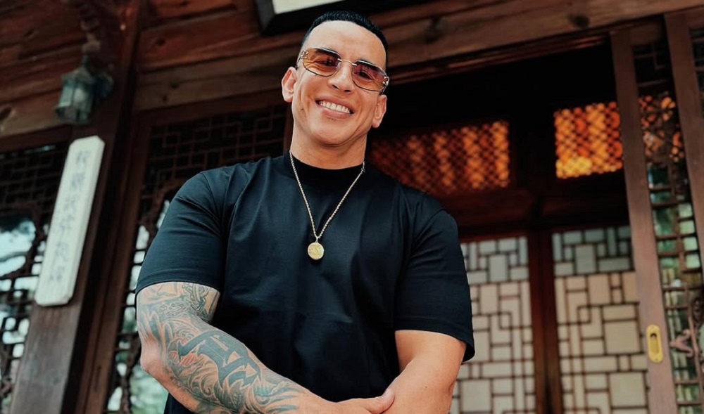Daddy Yankee lanzó el sencillo "Sonríele"