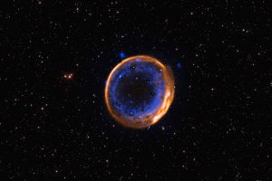 Imagen muestra restos de estrella destruida por doble explosión