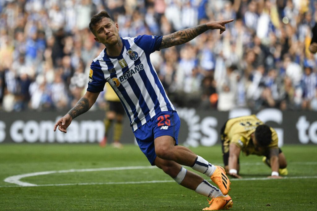 Oporto vendió a Otávio por € 20 millones al París FC