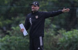 Vizcarrondo podría ser el técnico interino de la Vinotinto