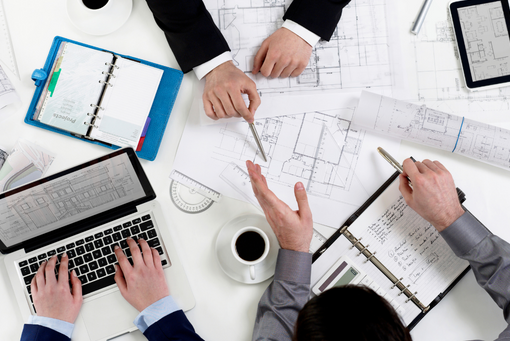 Más Allá de los Planos: Todo lo Que Debes Saber Antes de Contratar a un Arquitecto