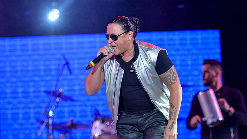 Elvis Crespo recibirá el Premio Salón de la Fama en los Billboard
