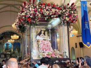 Bancamiga entrega 3.000 tarjetas de la Divina Pastora