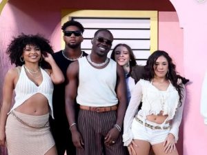 Acuña Jr. estuvo en "La Casita" de Bad Bunny en el Super Bowl
