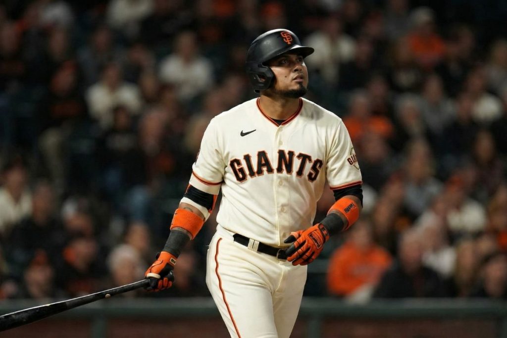 Luis Arráez firma con los Gigantes por una temporada