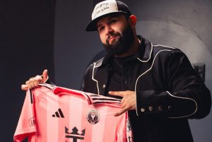 Carín León estrenará el estadio Nu del Inter Miami con un concierto de su gira