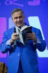 Tarek William Saab y su poesía: un hito en Valencia