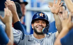 Altuve alcanza otra cifra redonda en su carrera